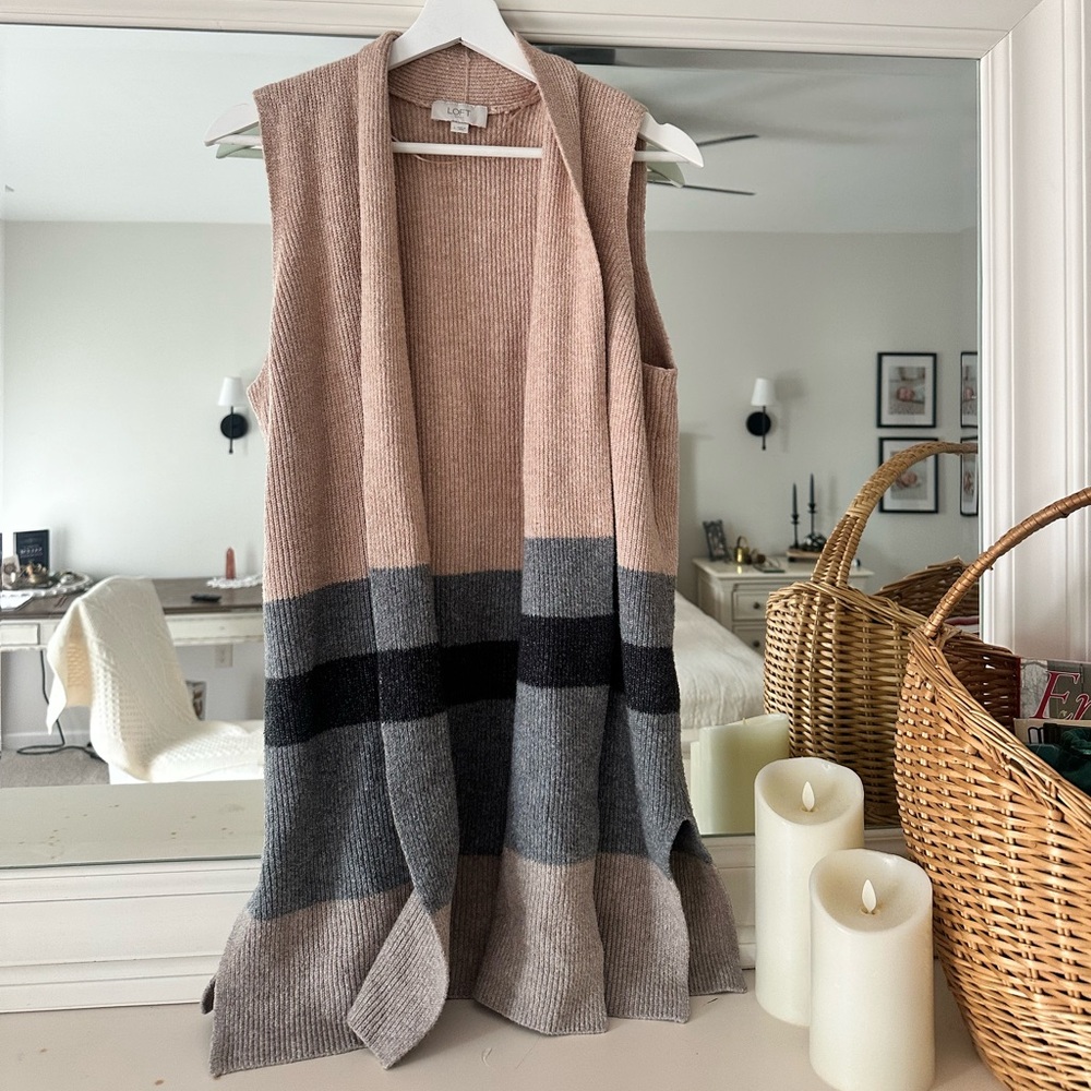 LOFT Tan and Gray Knit Vest